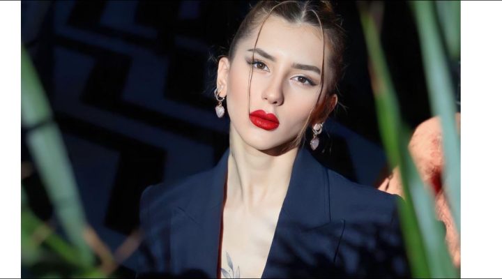 Özge Güneş Gündüz Güzel modele Ankara yolu gözüktü